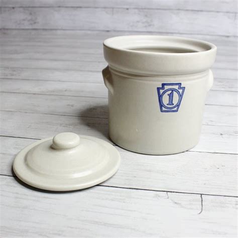 Pfaltzgraff Kitchen Pfaltzgraff Stonewear Canister Crock With Lid