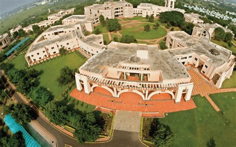 Iim Indore Launches Programme On Public And Corporate Leadership