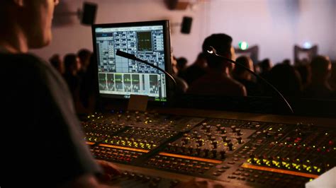 Industry veterans explain what goes into a typical sound engineering salary 19