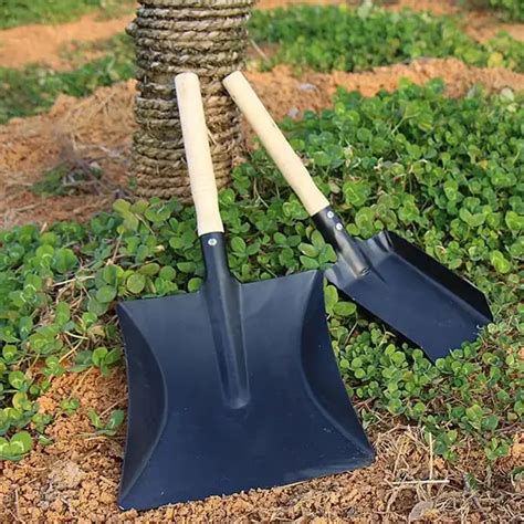 Zafco Flat Shovel With Handle