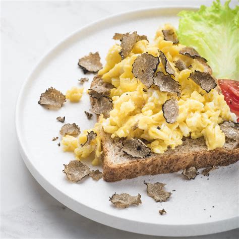 Recette canapés d œufs brouillés à la truffe Marie Claire