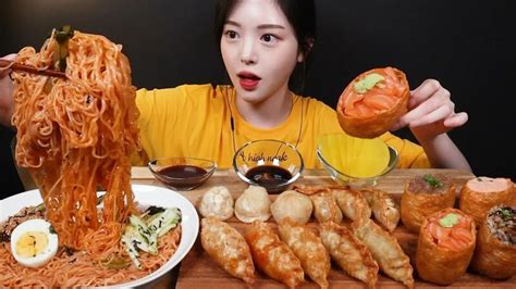 Корейская еда Мукбанг и Манду ASMR Korean mukbang asmr mp4 Смотреть