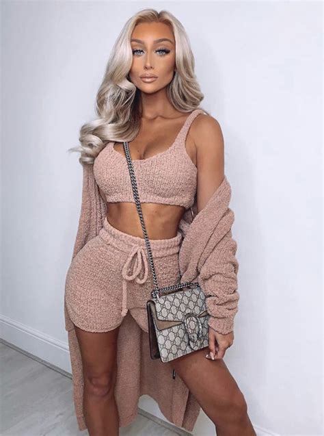 Pin By ♕𝓟𝓪𝓻𝓪𝓭𝓲𝓼𝓮 𝓒𝓸𝓴𝓮ۺ On LuxΣtΩҜill Cold Shoulder Dress Fashion Dress