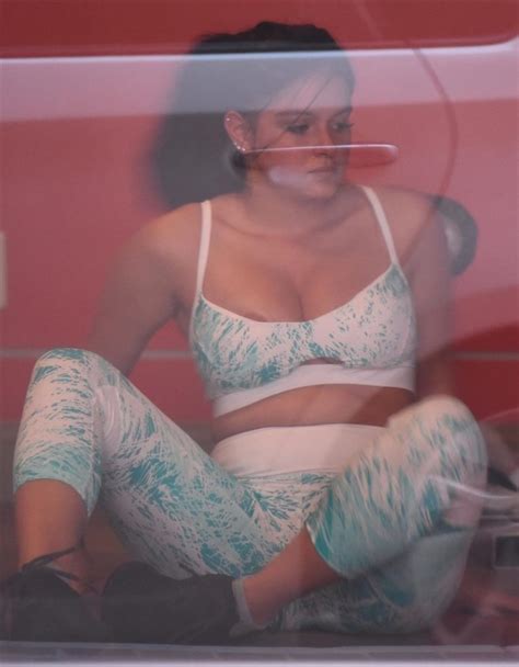 Ariel Winter Nude Hard Nipples Slip Paparaco