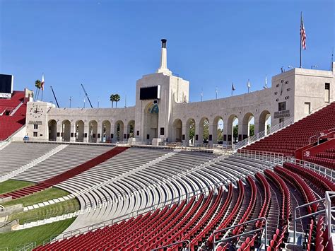 Photo Los Angeles Memorial Coliseum Peristyle