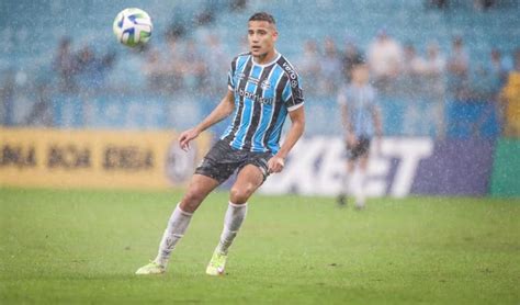 Gustavo Martins Decide Jogo Para O Gr Mio No Fim E Se Emociona Em