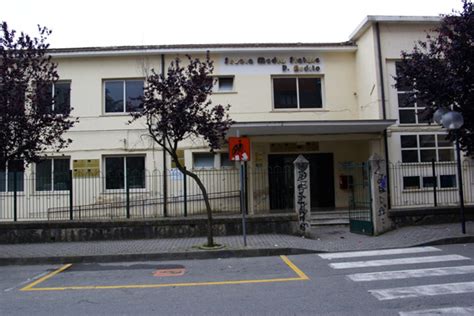 Lamezia Rubati Due Pc Nella Scuola Media Pietro Ardito Il Lametino It