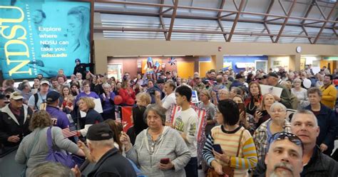 Veterans Return Home To Warm Welcome After Latest Honor Flight The