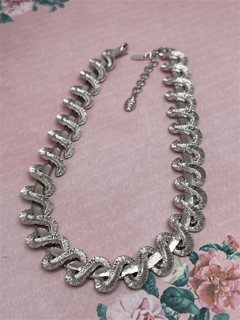 Vintage Signed Monet Silver Tone Necklace Gem