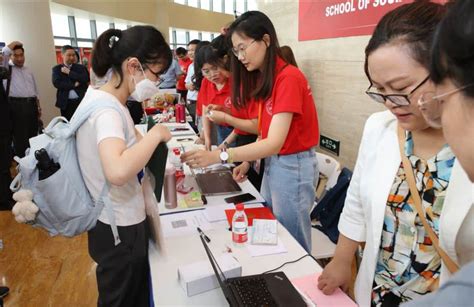 【媒体报道集锦】我校2020级研究生新生开学获媒体关注