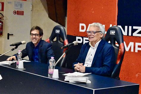 Fondazione Genoa Presentato Il Libro Il Grande Genoa Dagli