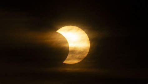 Eclipse Lunar Parcial Mais Longo Em 580 Anos Vai Poder Ser Visto Nesta