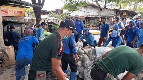 Sudin Dukcapil Jakbar Beri Layanan Perbaikan Dokumen Penting Untuk