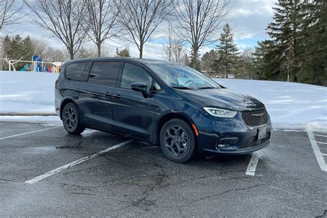 Road Test: 2023 Chrysler Pacifica Limited S - Vicarious Magazine