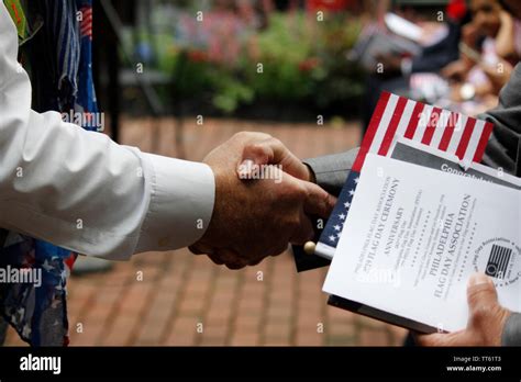 Oath allegiance naturalization ceremony hi-res stock photography and images - Alamy