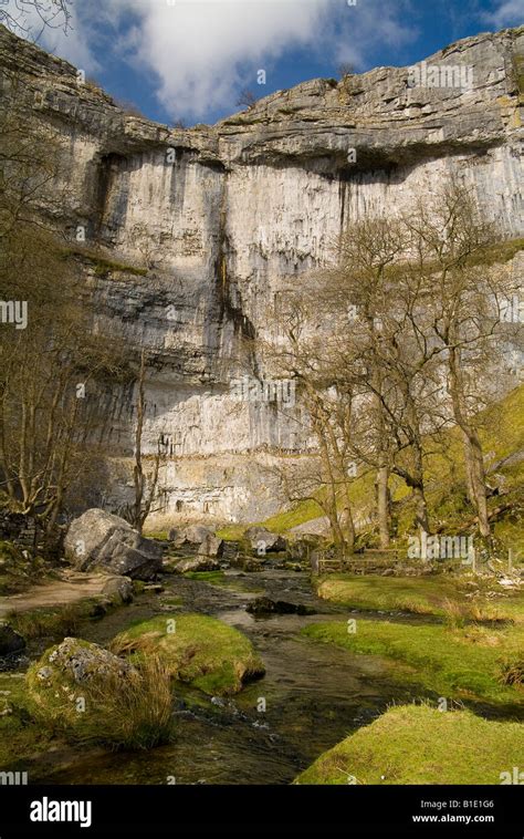 Malham Cove North Yorkshire England United Kingdom Stock Photo Alamy