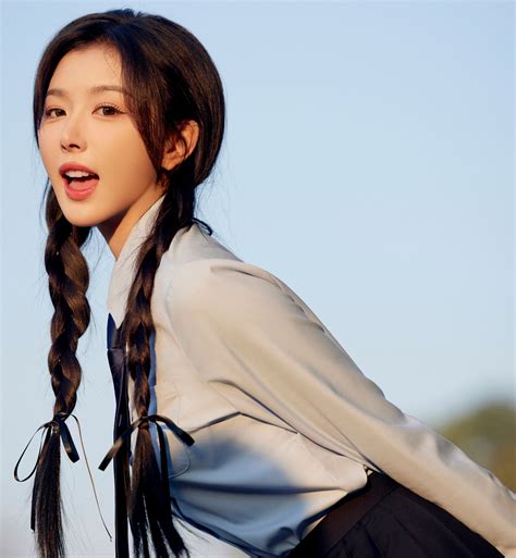 Khổng Tuyết Nhi 1 năm đóng 9 phim quá hot