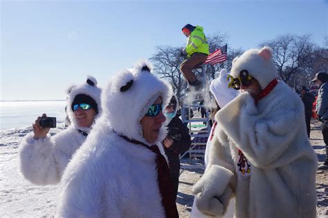 Milwaukeeans Make 2018 Polar Bear Plunge Despite Subzero Temps