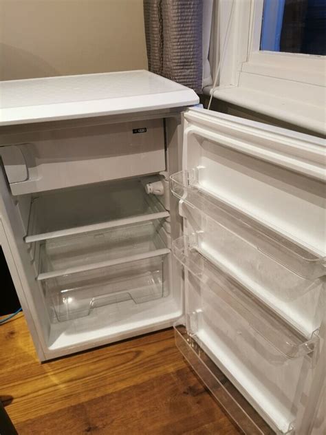 Currys ESSENTIALS Undercounter Fridge - White (with icebox) | in ...