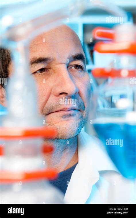 Laboratory Synthesis Hi Res Stock Photography And Images Alamy