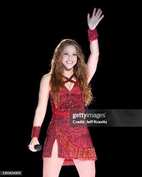 Shakira Super Bowl Photos and Premium High Res Pictures - Getty Images