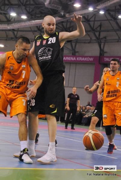 R Basket Azs Politechnika Krak W Z Pucharem Polski Foto