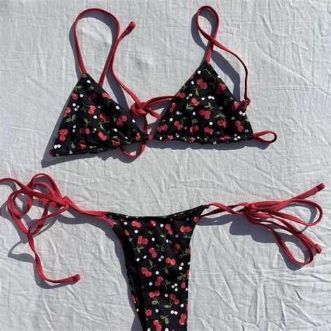 Frankies Bikinis Bikini Set Size Bottoms Small Top Depop