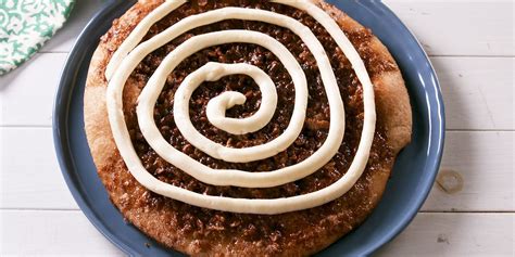 Cinnamon Roll Pizza Recipe - How to Make Cinnamon Roll Pizza