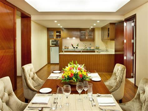 Kochi Hotel Rooms | Holiday Inn Cochin Pictures & Amenities