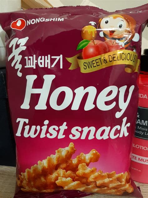 Nongshim Honey Twist Snack Makanan Minuman Snek Di Carousell