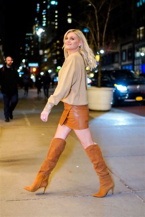 Kelsea Ballerini Style - Out in NYC 01/09/2020 • CelebMafia