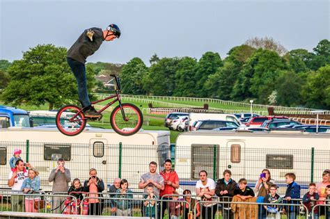 1366x768 Wallpaper Black And Red Bmx Bike Peakpx
