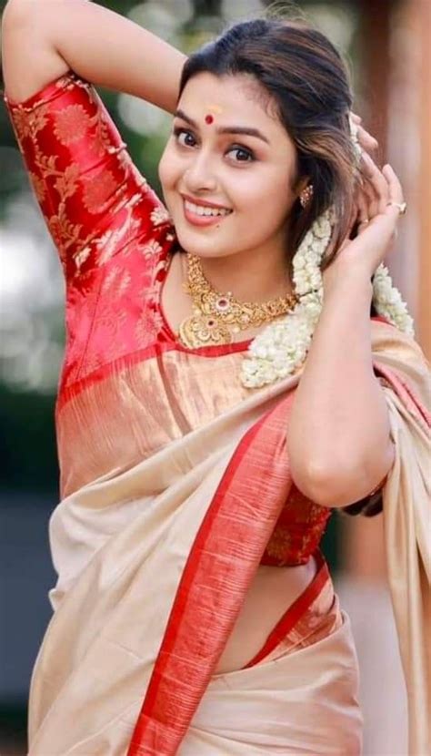 Pin On கனவு கன்னிகள் Beautiful Smile Women Beautiful Women Pictures Most Beautiful Indian