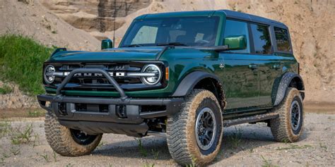 2022 Ford Bronco Adds Deep Green, Orange, Hot-Pepper Red Colors