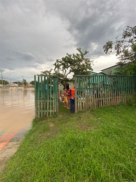 Rio Acre Segue Enchendo Fam Lias Est O Desabrigadas E Outras