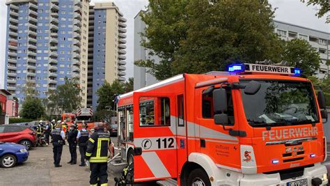 Brand In Postfiliale In Stuttgart Fasanenhof Feuerwehr Rettet Person