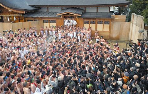 この熱気を待っていた 国府宮はだか祭、もみ合い復活：中日新聞web