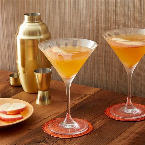 30 Best Christmas Cocktails For Every Holiday Celebration