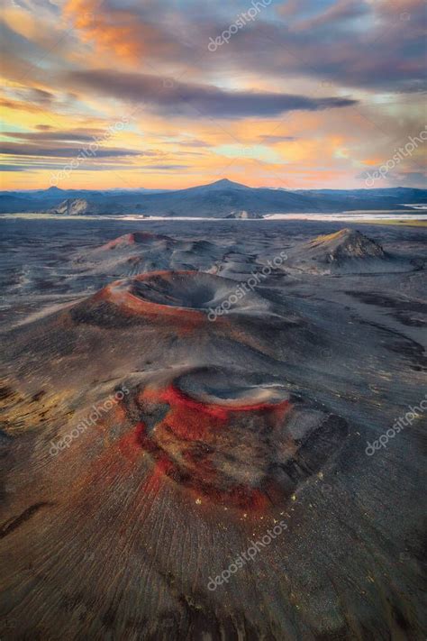 Cr Teres De Volc N En Las Tierras Altas De Islandia Tomados En Agosto