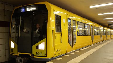 Serie 4 5 Ansichtskarten Berliner Verkehrsmittel U Bahn BVG