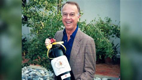 Joe Coulombe Founder Of Popular Trader Joes Markets Dead At 89