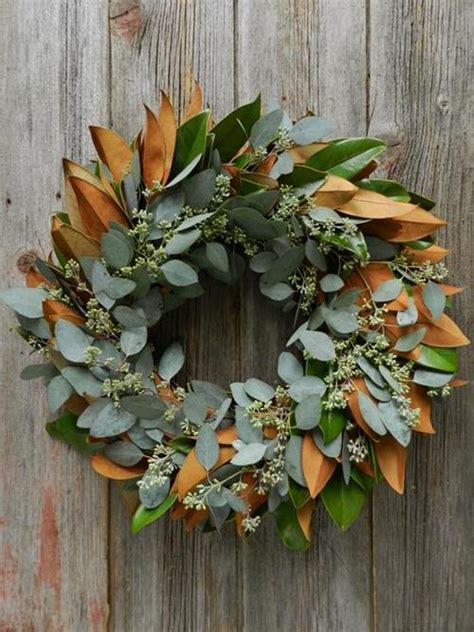 Wholesale Fresh Magnolia Seeded Eucalyptus In Green Wreath