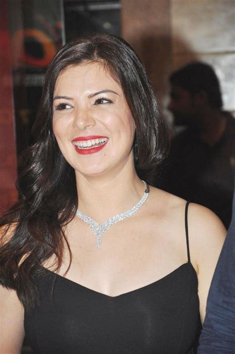 Pin On Urvashi Sharma