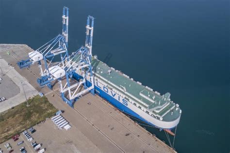 Joint Venture Sets Sri Lankan Port Buzzing Again Cn