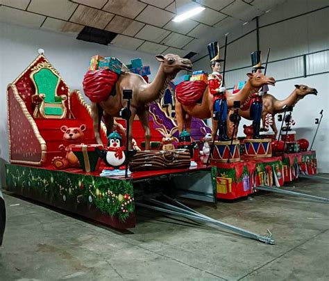 Carrozas De Reyes Magos En Adra Los Mundos De Alicia Construcciones