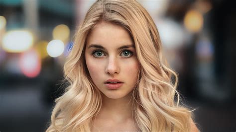 Скачать обои girl eyes model pretty face blonde pose portrait