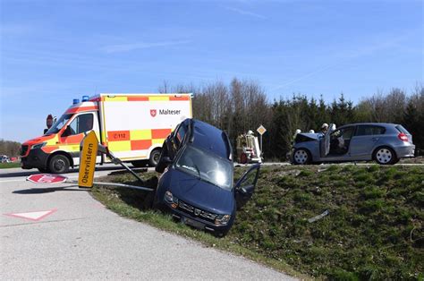 Fotos Unfall Am M Rz Auf Der B Bei Markt Velden Vils