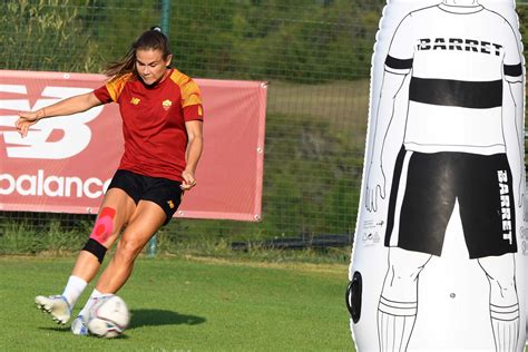 Femminile Paris Fc Roma Il Rigore Di Haavi Regala Il Passaggio