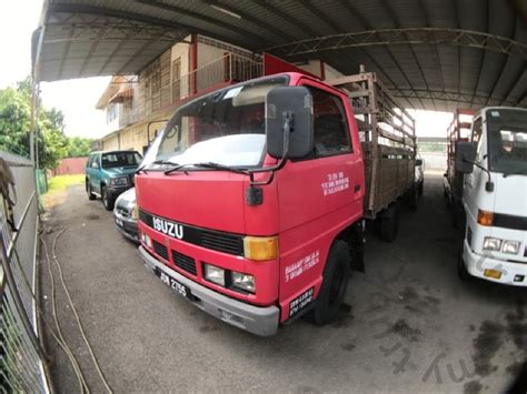 Isuzu Nhr E Kg In Johor Manual For Rm Mytruck My