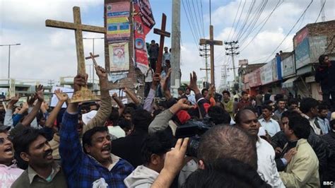 Pakistan Christian Protest Turns Violent Bbc News